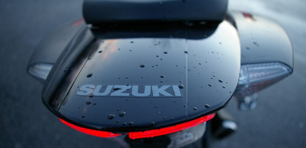 moto Suzuki