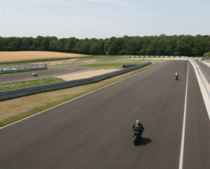 rouler sur circuit moto